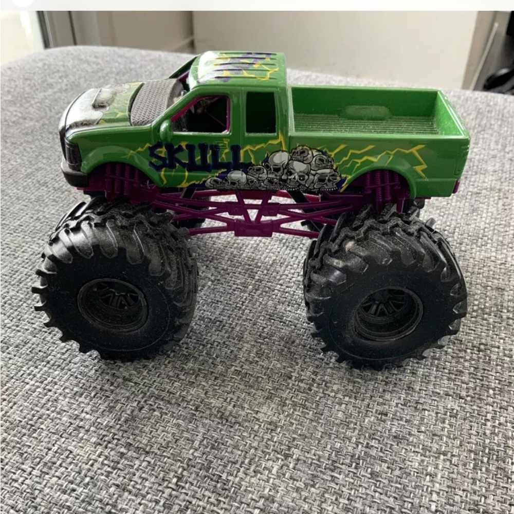Monster Truck With Skulls by New Ray Popak
